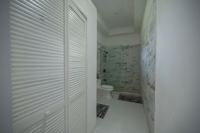 Room 2, Tuscany Sun Villa at Legacy Townhouse