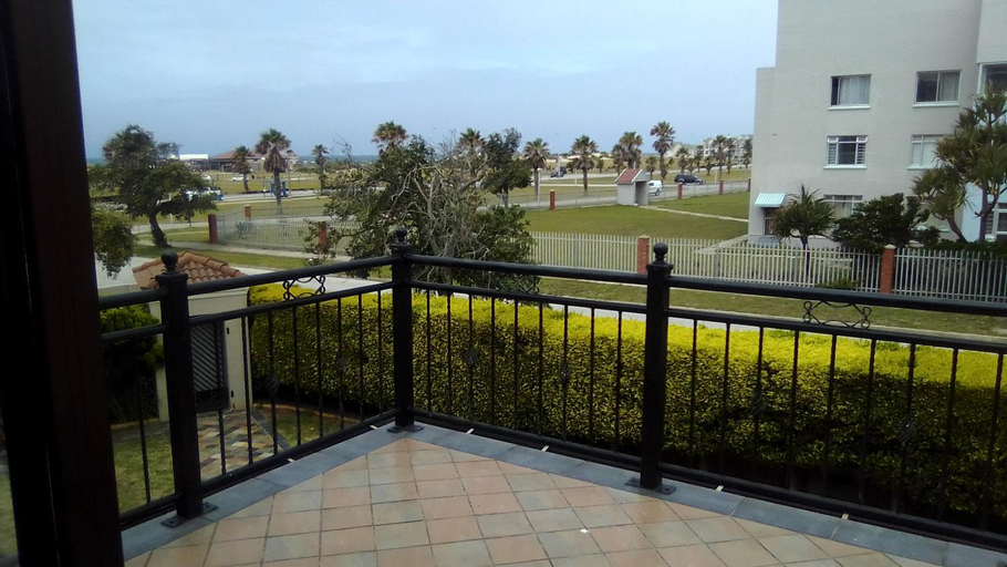 Exterior & Views 5, Uyolo Guest Logde, Nelson Mandela Bay