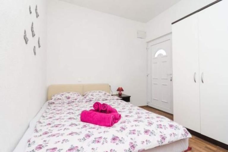 Room 5, Apartments Dalamar - Studio With Terrace, Mljet