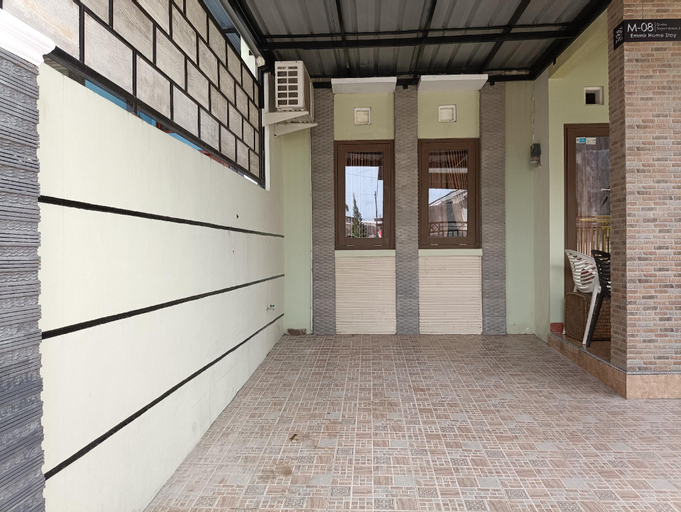 Others 3, Emmir Homestay, Cilacap