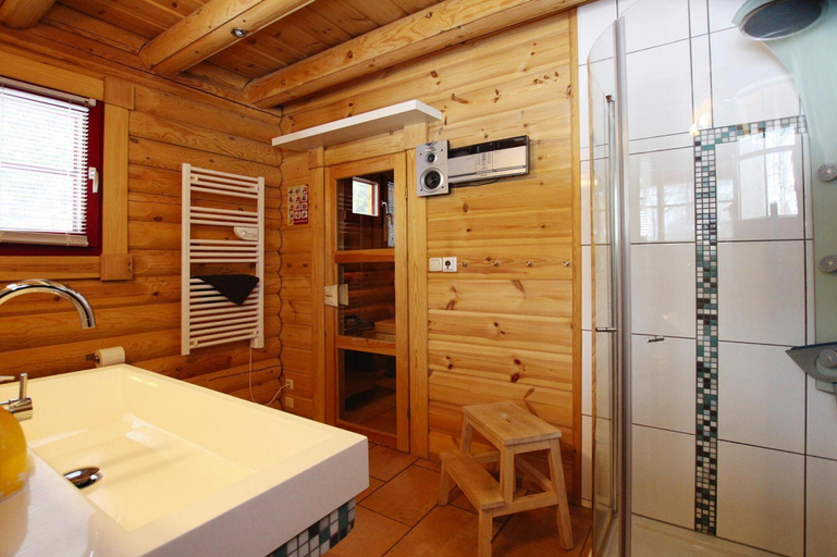 Bathroom 4, Blockhaus mit Sauna und Kamin in Schierke, Harz