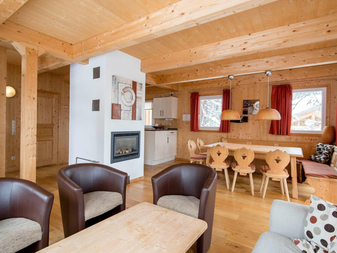 Others 5, Attractive chalet with hot tub, Murau