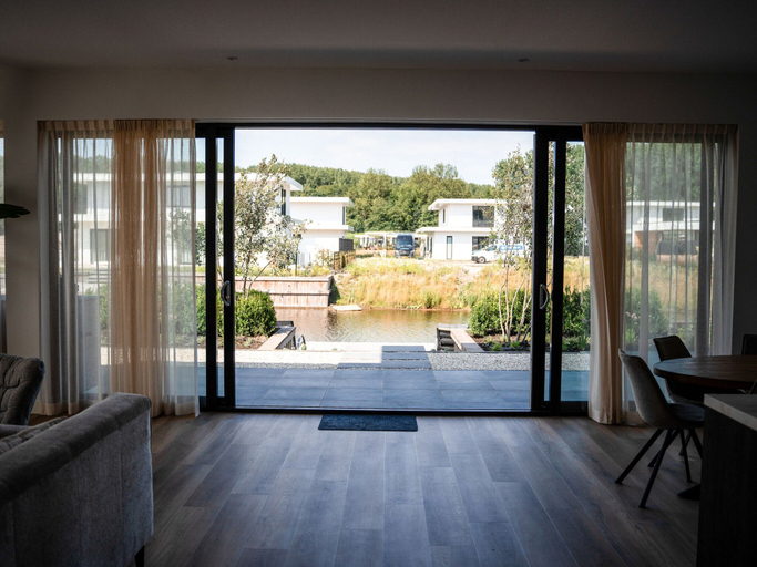 Others 5, Water Villa With Garden and Jetty Near Harderwijk, Zeewolde