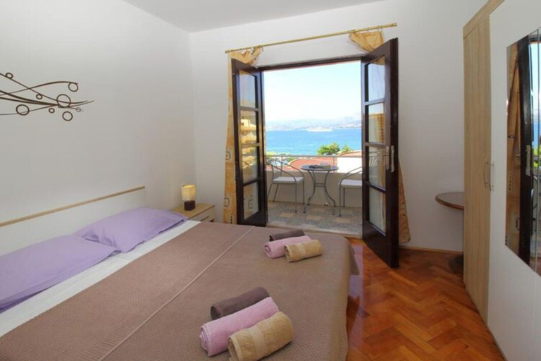 Room 2, Apartments Dubreta - Superior Two Bedroom Apartment With Balcony, Konavle