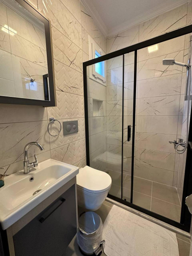 Bathroom 4, Talia Villalari, Fethiye