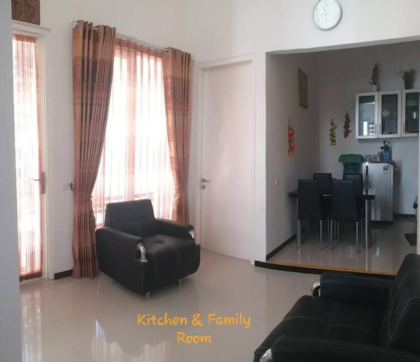 Others 4, Villa Two One exotic private pool di Batu, Malang