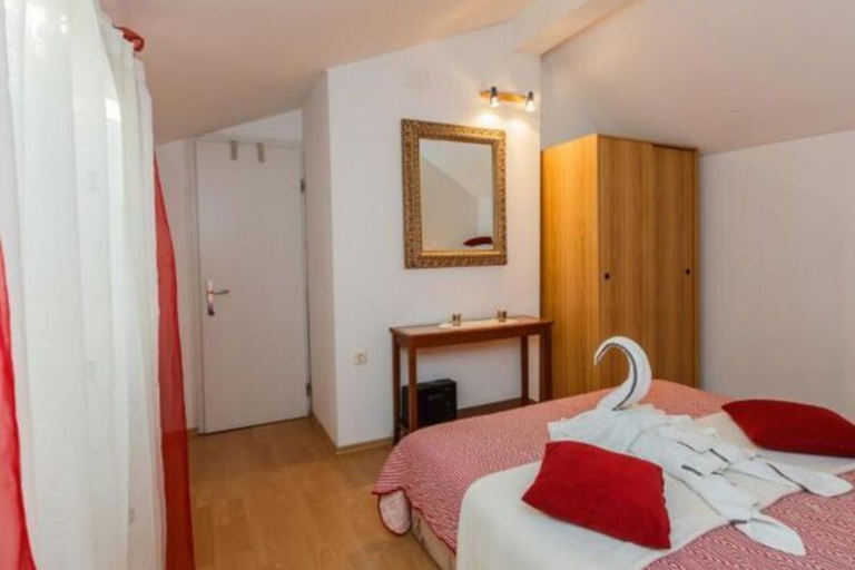 Room 5, Apartments Roda - One Bedroom Apartment With Terrace -, Supetar
