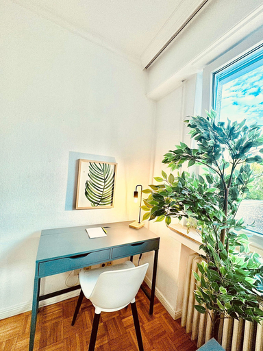 Room amenity 5, Elegant one bedroom w private terrace, Luxembourg