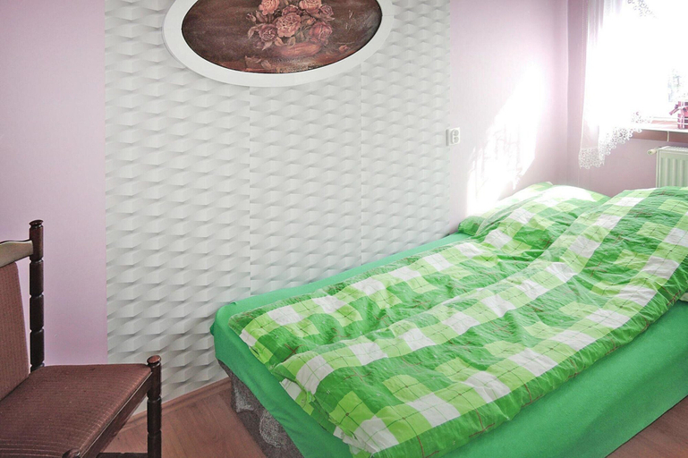Room 5, Big Holiday Home in Kolczewo - 90 qm, 6 Persons, Kamień