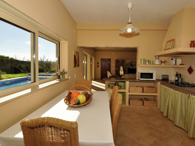 Private kitchen 5, Villa in Algarve With Private Pool, Lagos