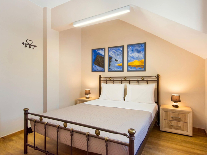Room 4, Villa in Gerani With Pool and Sea Views, Crete