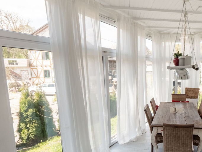 Dining 2, Luxurious Holiday Home With a Nice Private Garden, Mayen-Koblenz