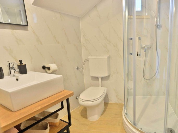 Bathroom 5, Fancy Apartments Dream - Modern One Bedroom Apartment With Balcony and Sea View, Blato
