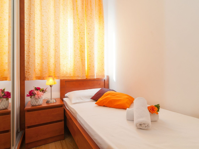 Room 4, Apartments Island Beat - Two Bedroom Apartment With Balcony, Supetar