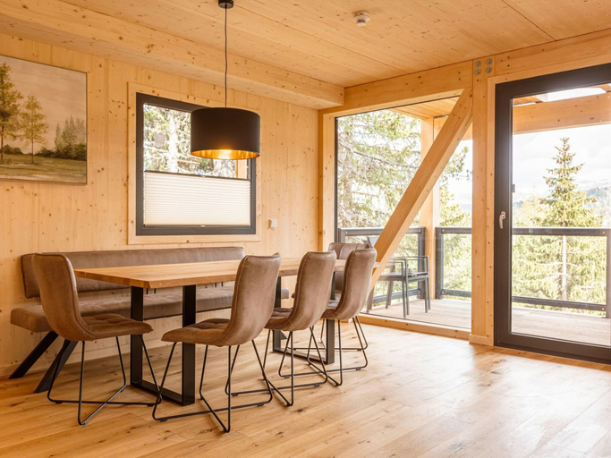 Others 5, Appealing chalet with balcony, Murau