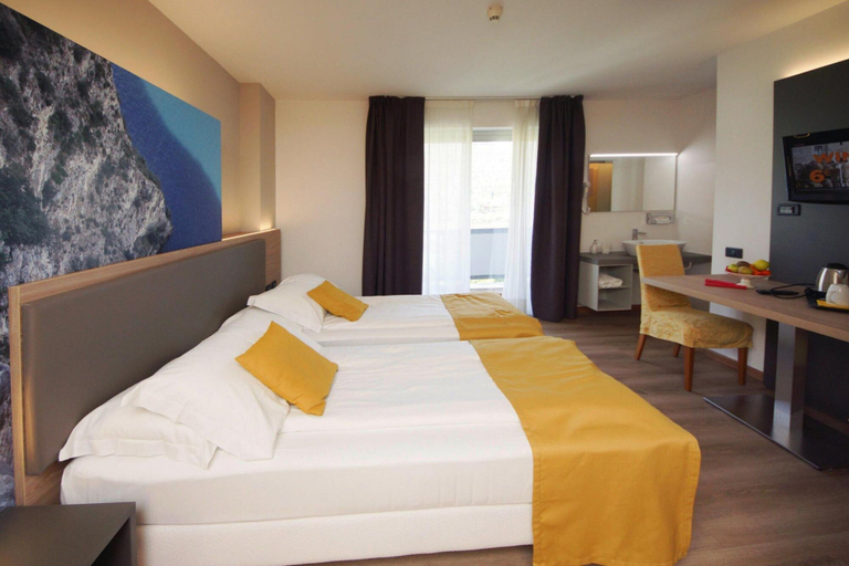 Room 3, Apartment in Riva del Garda, Trento