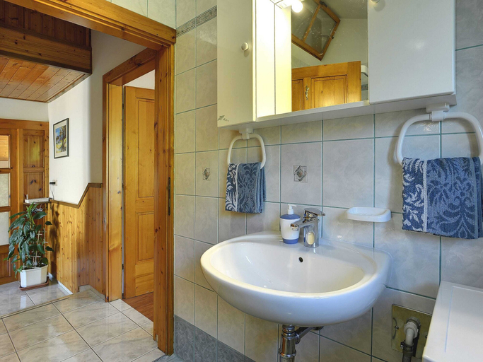 Bathroom 4, Traditional Holiday Home With Covered Terrace, Medulin