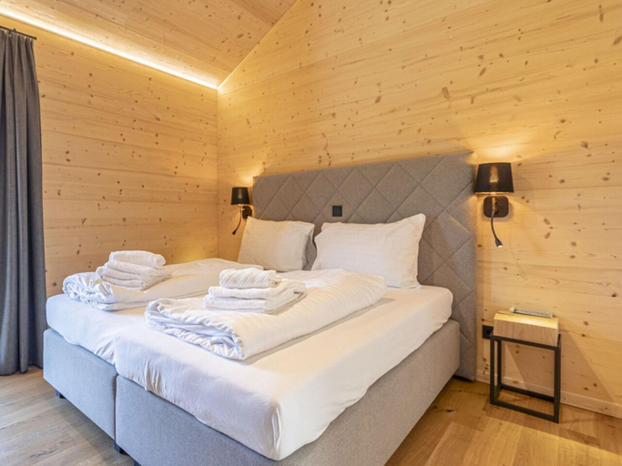 Bedroom 3, Superior Chalet Withsauna & Hottub, Murau