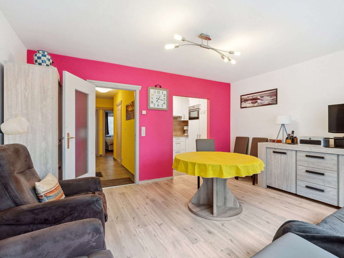 Living room 4, Bright 2-bedroom Apartment, West-Vlaanderen