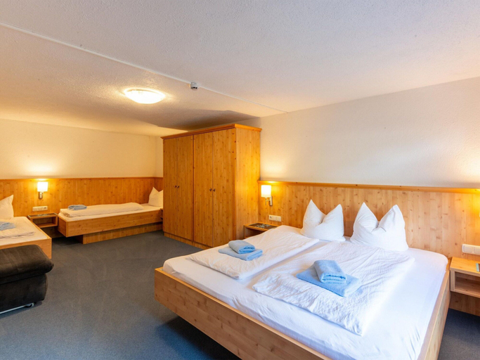 Bedroom 3, Spacious Apartment Near the Centre and ski Resort, Bludenz