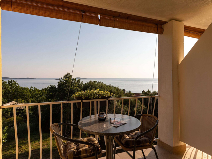 Dining 4, Apartments Belenum - Comfort Double Room With Balcony and Sea View, Župa Dubrovačka