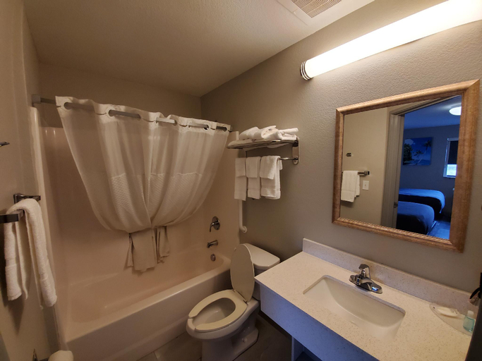 Bathroom 9