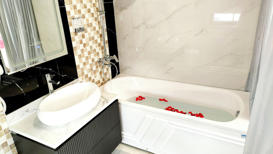 Bathroom 4, Halong Lavender Hotel, Hạ Long