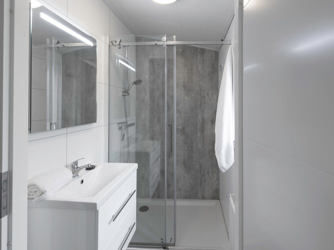 Bathroom, Modern Chalet Near Beach, Kapelle