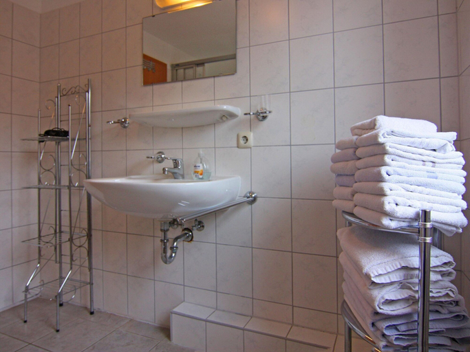 Bathroom 3, Ferienanlage Schuldt, Behrensdorf, Plön
