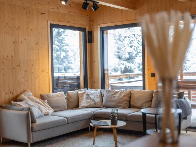 Others 5, Luxurious chalet with outdoor whirlpool, Murau