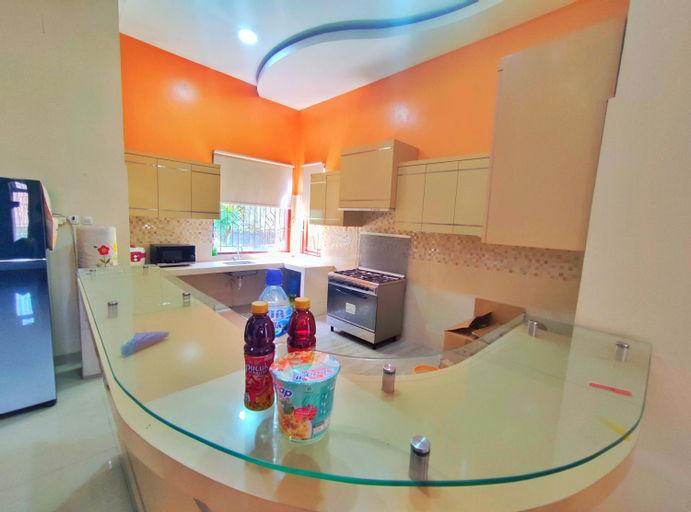 Dining Room 13