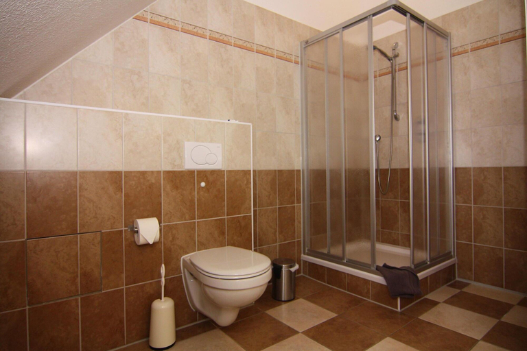 Bathroom 4, Doppelhaushalfte, Kuhlungsborn, Rostock