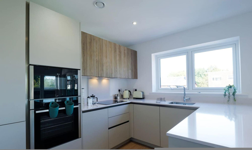 Room 4, Luxury Manchester Apartment - Pink, Stockport