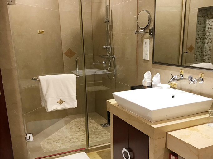 Bathroom 8