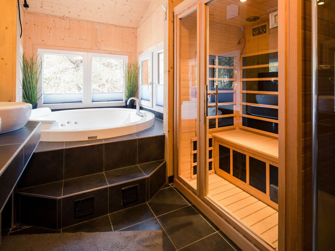 Bathroom 5, Chalet in Austria Near Ski Slopes & Sauna, Murau