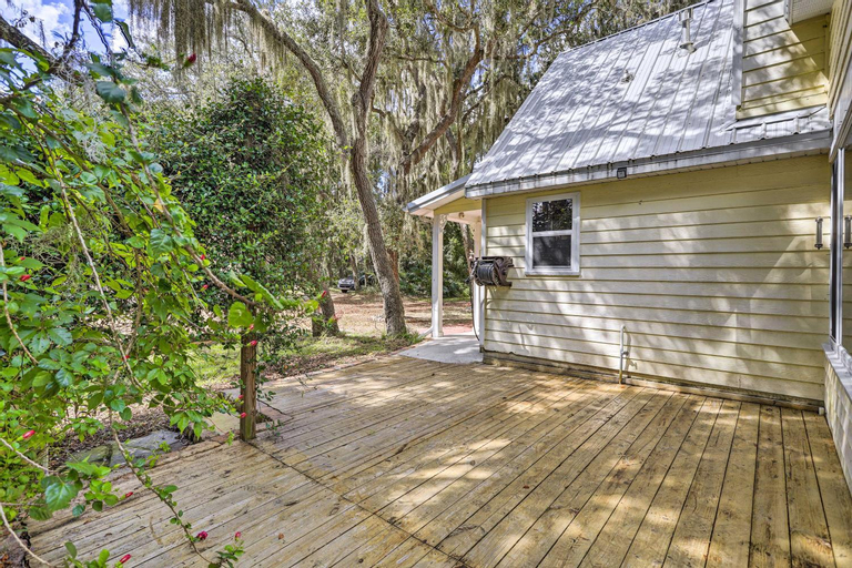 Exterior & Views 1, Titusville Vacation Rental Home Near Parks and Golf!, Brevard