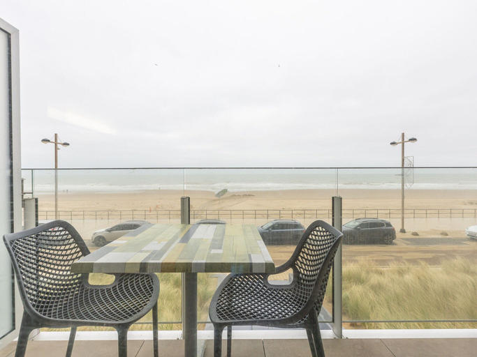 Others 5, Apartment on the first floor with sea view, West-Vlaanderen