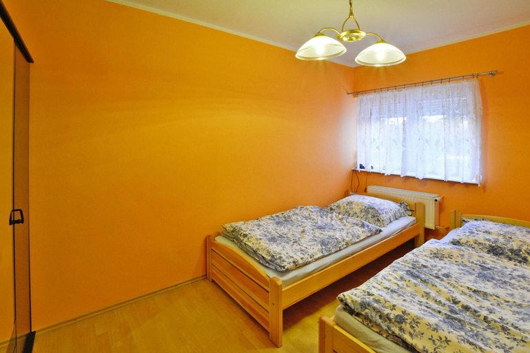 Bedroom 4, Comfy Lakeside House With Private Garden, Stargard