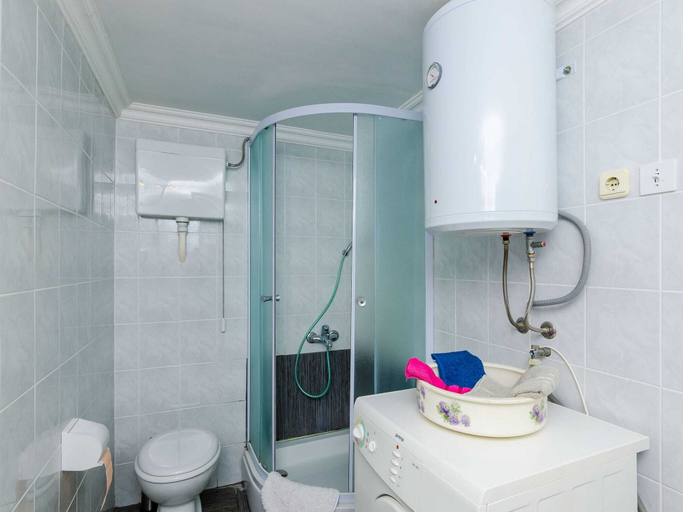 Bathroom 3, Budget Old Town - One-bedroom Apartment - Ispod Mira 3 Street, Dubrovnik