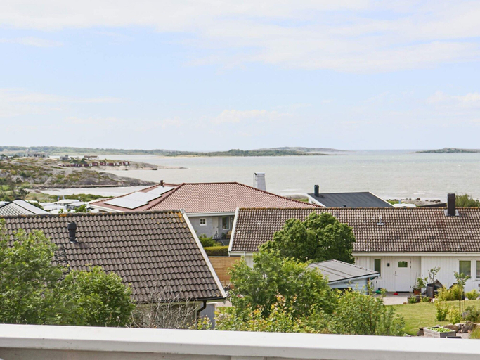 Water view, 4 Star Holiday Home in Frillesas, Kungsbacka