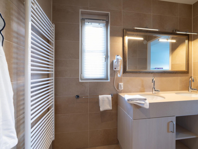 Bathroom 5, Holiday Home in Colijnsplaat Near Oosterschelde, Noord-Beveland