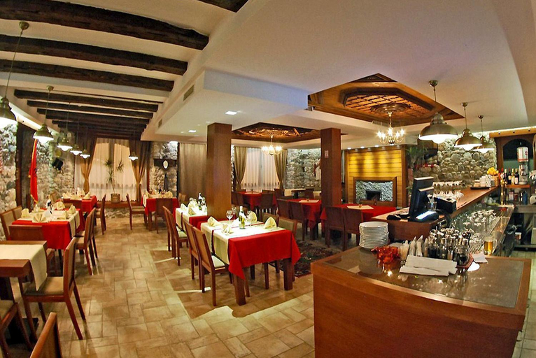 Food & Drinks 4, Hotel - Kulla e Zenel Beut, Peć