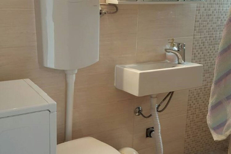 Bathroom 2, Rooms Milena - Triple Room With External Private Bathroom, Pojezerje