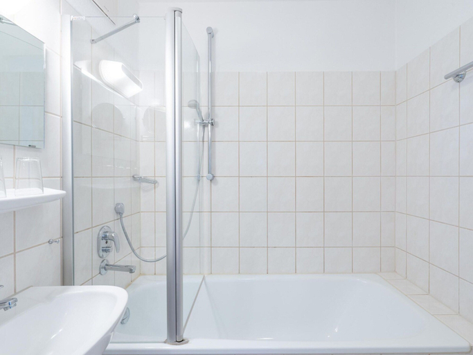 Bathroom, Komfortable Ferienwohnung im Seepark Sellin, Vorpommern-Rügen