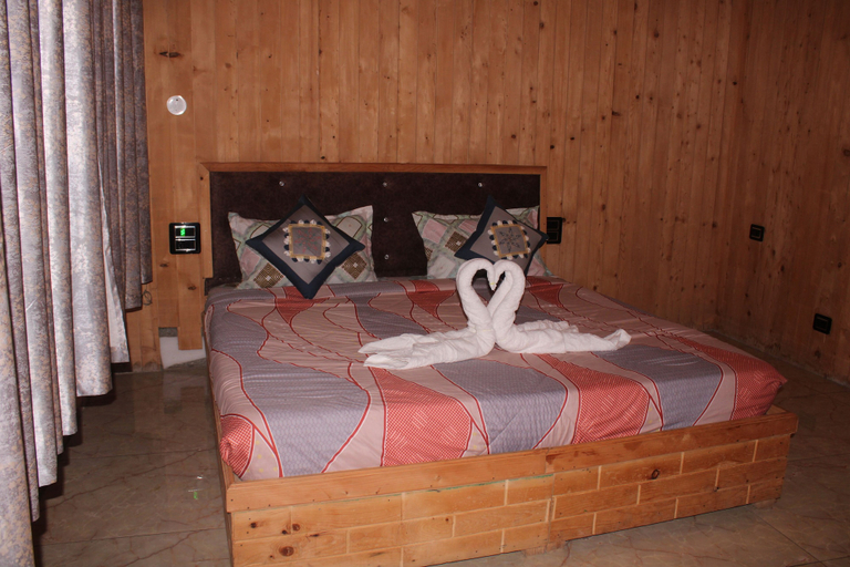 Bedroom 4, Hotel Cloud Hills, Kangra