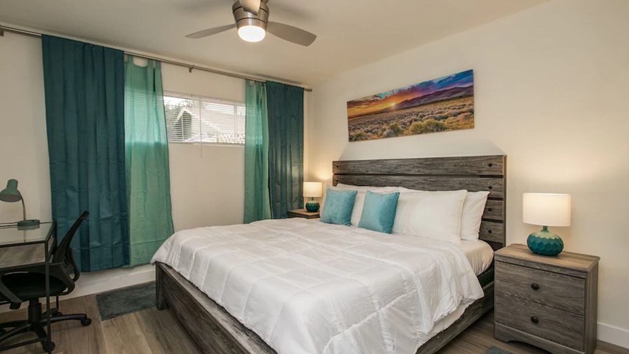 Bedroom 2, Remodeled 2 Bdrm w/ Yard in Old Town Scottsdale!, Maricopa