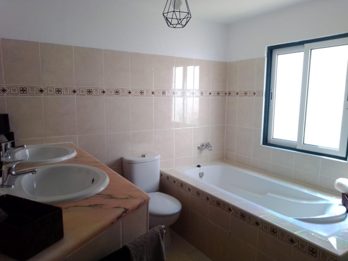 Bathroom 4, Casa Branca Holiday Resort, Loulé