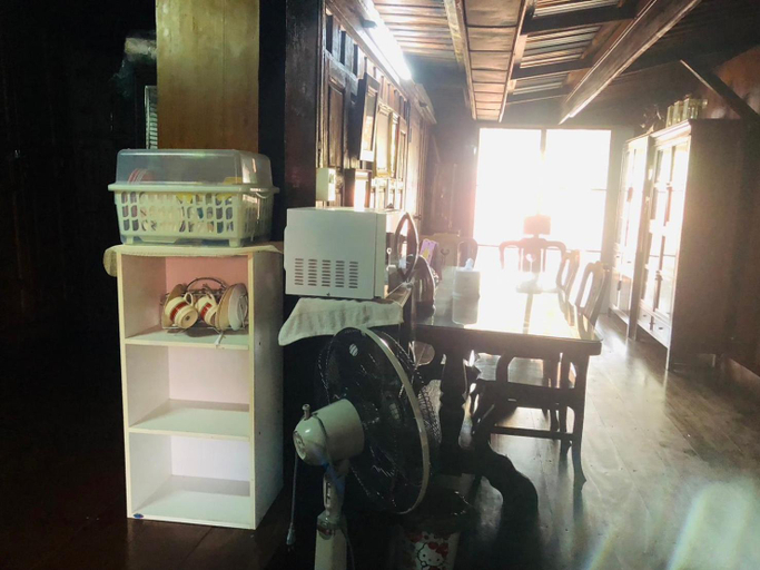 Food & Drinks, SolarCell Walking Street Homestay, Muang Uthai Thani