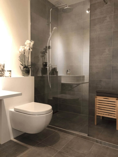 Bathroom, Day Dream Kaupvangsstræti 19, Akureyri