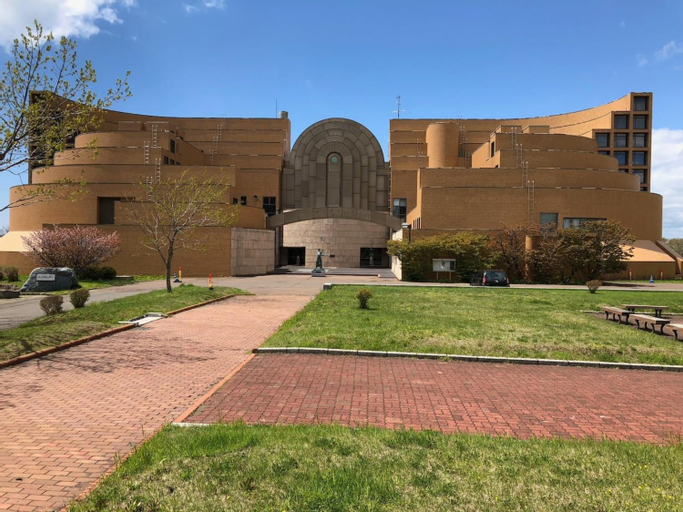 Exterior 6